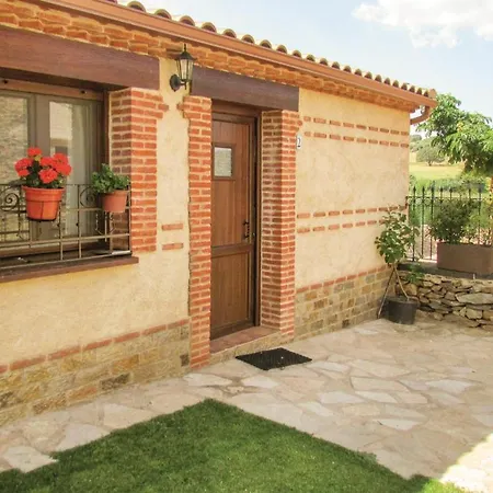 Nice In Aldeanue, De La Sierra With Kitchen Holiday home Aldeanueva de la Sierra